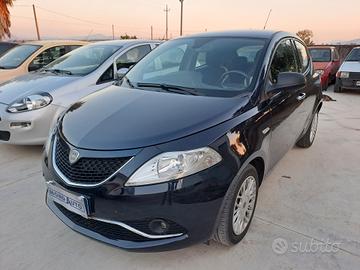 Lancia Ypsilon 1.2 69 CV 5 porte Gold 2017