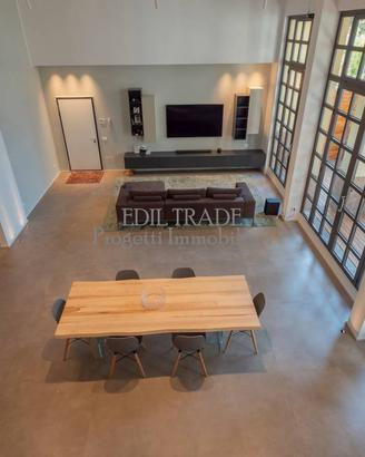 Loft / Open Space di 319 m² con più di 5 locali e 