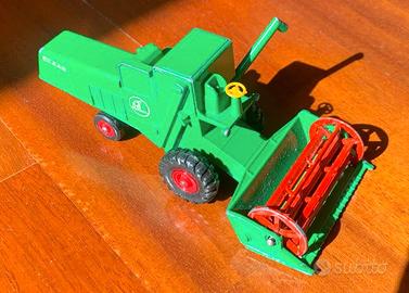 MODELLINO TREBBIATRICE VINTAGE MATCHBOX KING SIZE