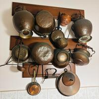 Set di utensili da cucina in rame.