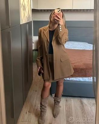 Completo blazer e minigonna