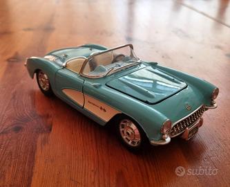 Chevrolet Corvette (1957) Burago 1/24 - Modellino