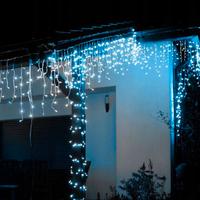 Luci di Natale da esterno: cascata tenda luminosa