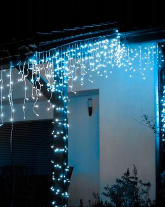 Luci di Natale da esterno: cascata tenda luminosa