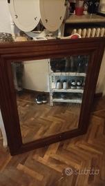 Specchio con cornice  in legno 