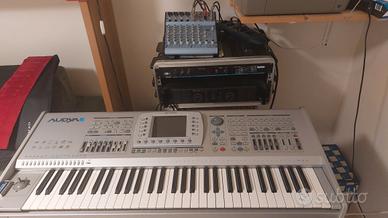 Tastiera  Audya 5 + ampli200w+mixer+effetti+casse