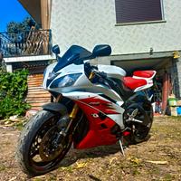 Yamaha R6