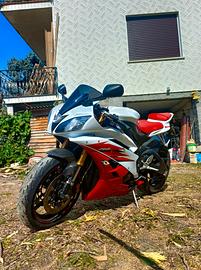 Yamaha R6