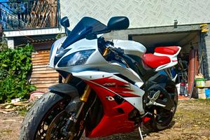 Yamaha R6