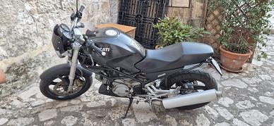 Ducati Monster 600cc 2001