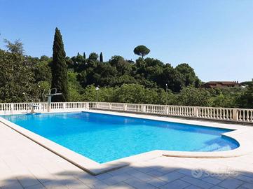 Villa di 670 m² con più di 5 locali e box auto dop
