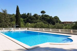 Villa di 670 m² con più di 5 locali e box auto dop