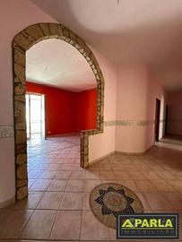 Casa indipendente di 360 m² con più di 5 locali e 