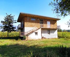 CASA INDIPENDENTE A AQUINO