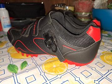 scarpe mtb nuove mai usate , con attacchi  rapidi