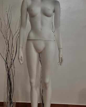 Manichino donna.  VENDUTO