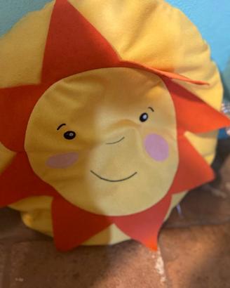 pupazzo peluche cuscino sole