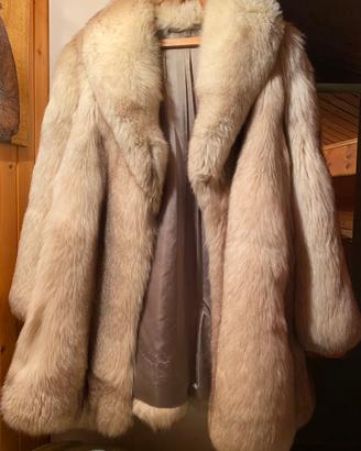 Pelliccia di Volpe Raffinato completo di copricapo