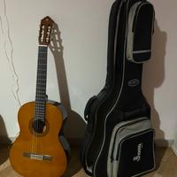 Chitarra classica con custodiia