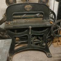 Tranciacarta manuale