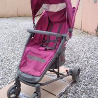 Passeggino leggero chiusura ad ombrello Brevi