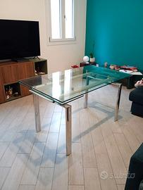 Tavolo in vetro e metallo allungabile