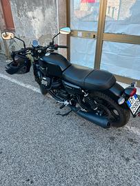 Moto Guzzi v7 lll stone anno 2018