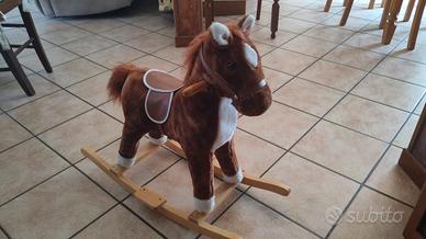 cavallo a dondolo