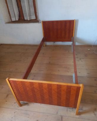 letto in legno 