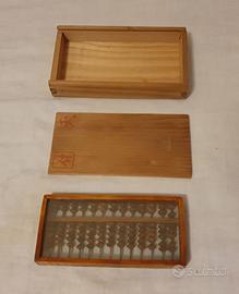 Abacus, piccolo pallottoliere cinese.