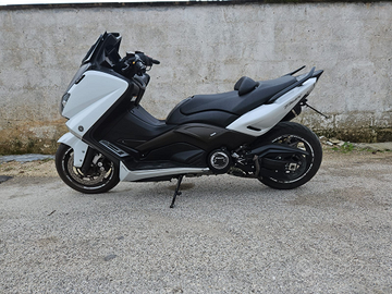 Yamaha T max 530