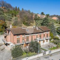 4 LOCALI A FOSSOMBRONE