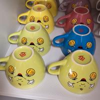 8 tazze ( colorate ) per colazione 