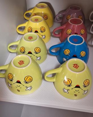 8 tazze ( colorate ) per colazione 