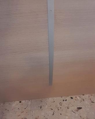 giroletto in legno con comodino
