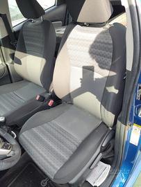 Sedile anteriore sx TOYOTA YARIS del 2016