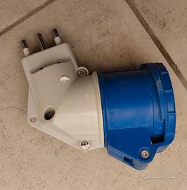 Adattatore spina IT presa Cee industriale 2P +T