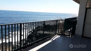 Appartamento acitrezza mare
