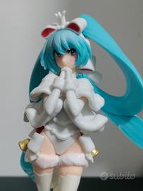 Action figure Hatsune Miku in bianco 