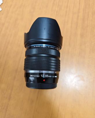 Obiettivo Zuiko Pro 12-45 F4