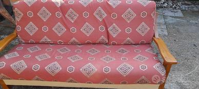 divano anni 80,in legno massello 