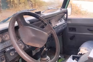Land Rover Defender 