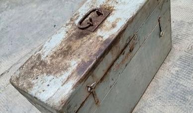 Cassa o baule in legno