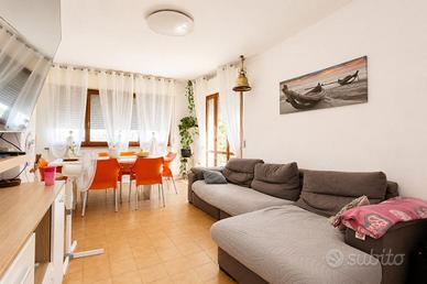 3 LOCALI A LORETO