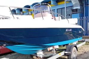 Blu e blu futurama 500 con motore Yamaca