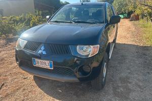 Mitsubishi L200  2.5DI-D