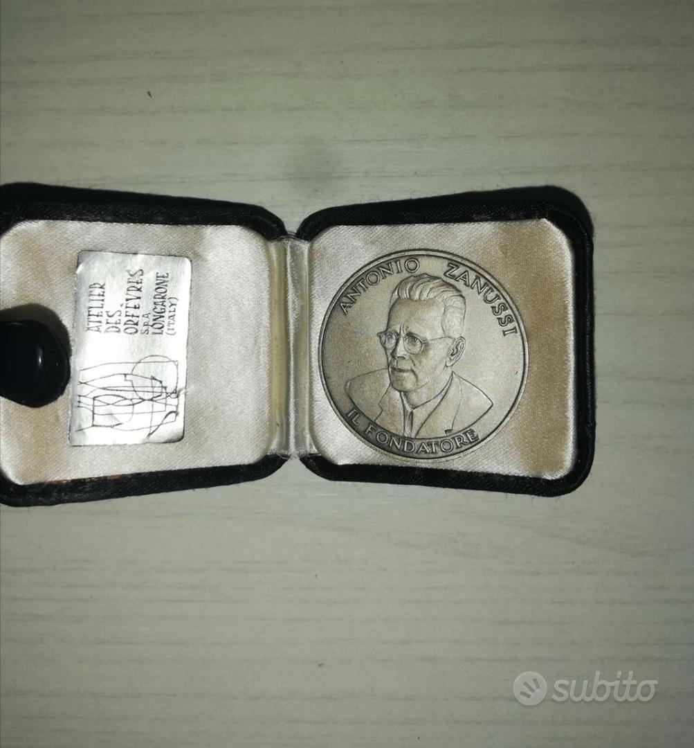 数十年前イタリアにて購入しました Medaglia Zanussi Argento commemorativa 50° - Collezionismo