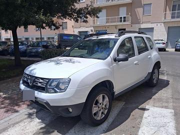 DACIA DUSTER LAUREATE 110CV- gomme nuove + dist ok