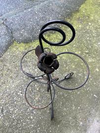 portavasi in ferro battuto 