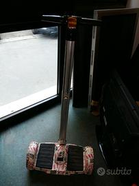 Hoverboard con manubrio